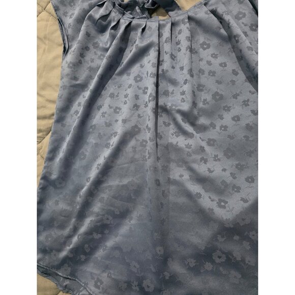 Lauren Conrad Beautiful Blue Floral Pleat Neat Top Blouse size Medium Womens - Picture 2 of 4